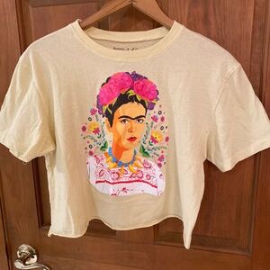 Frida Kahlo by Jerry Leigh of California Cropped Short Sleeve T-Shirt Size M.